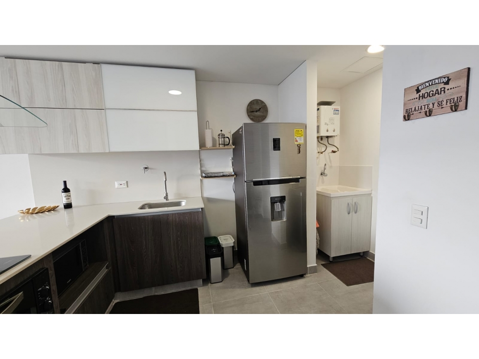 Apartaestudio en Arriendo Ciudad del Rio Medellín — foto 2
