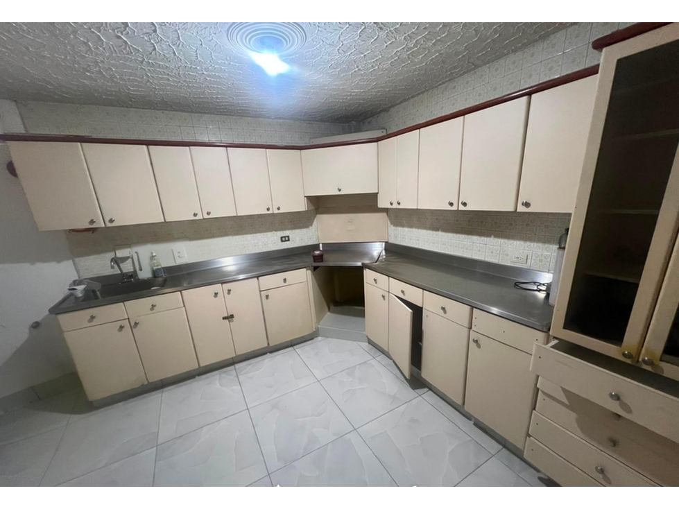 Hermosa Casa en Arriendo Sector Estadio Medellín — foto 5