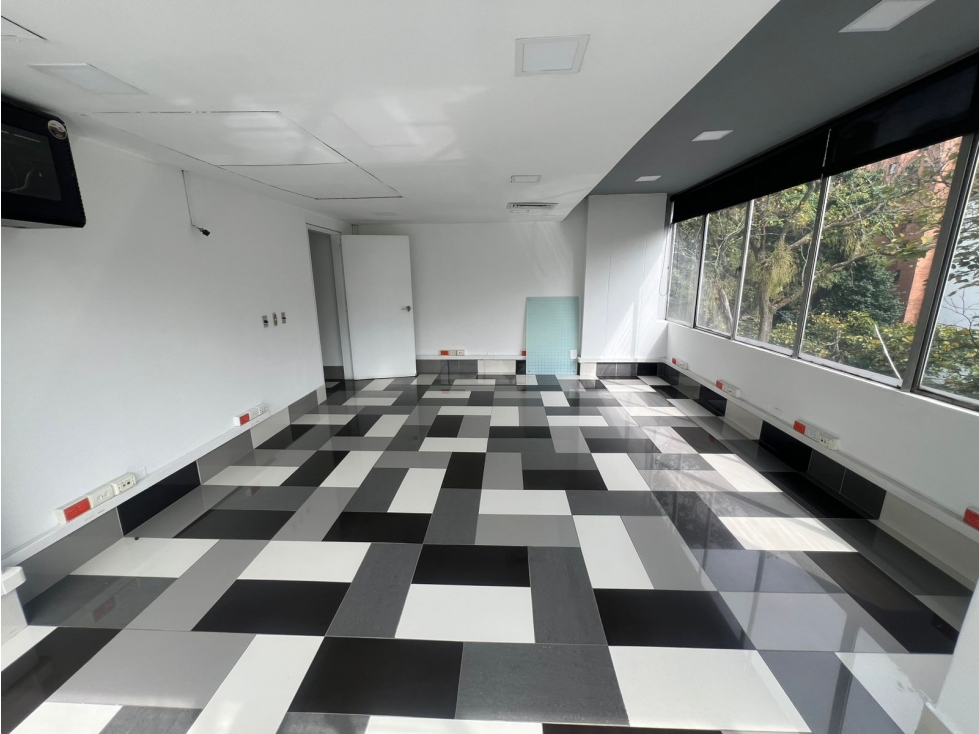 Oficina en Arriendo El Campestre Medellín — foto 3
