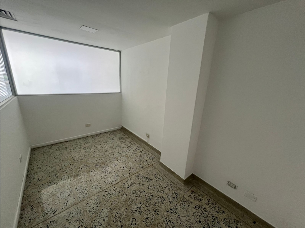 Oficina en Arriendo El Campestre Medellín — foto 2