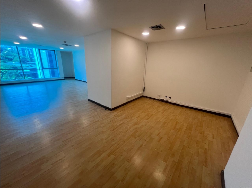Oficina en Arriendo Los Balsos Medellín — foto 4