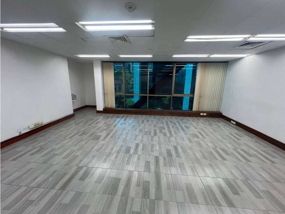 Oficina en Arriendo Los Balsos Medellín — foto 3