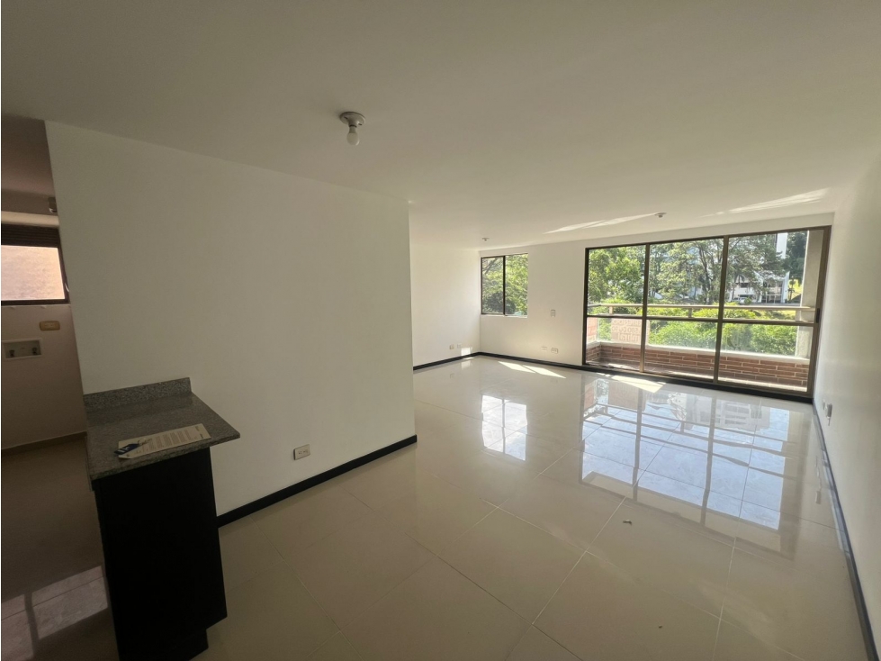 Apartamento en Arriendo Loma Los Gonzalez Medellin — foto 2