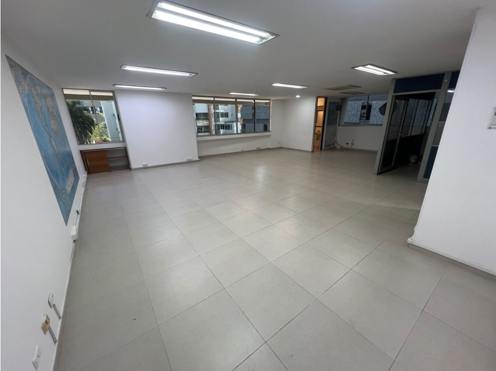 Oficina en Arriendo Los Balsos Medellín — foto 3
