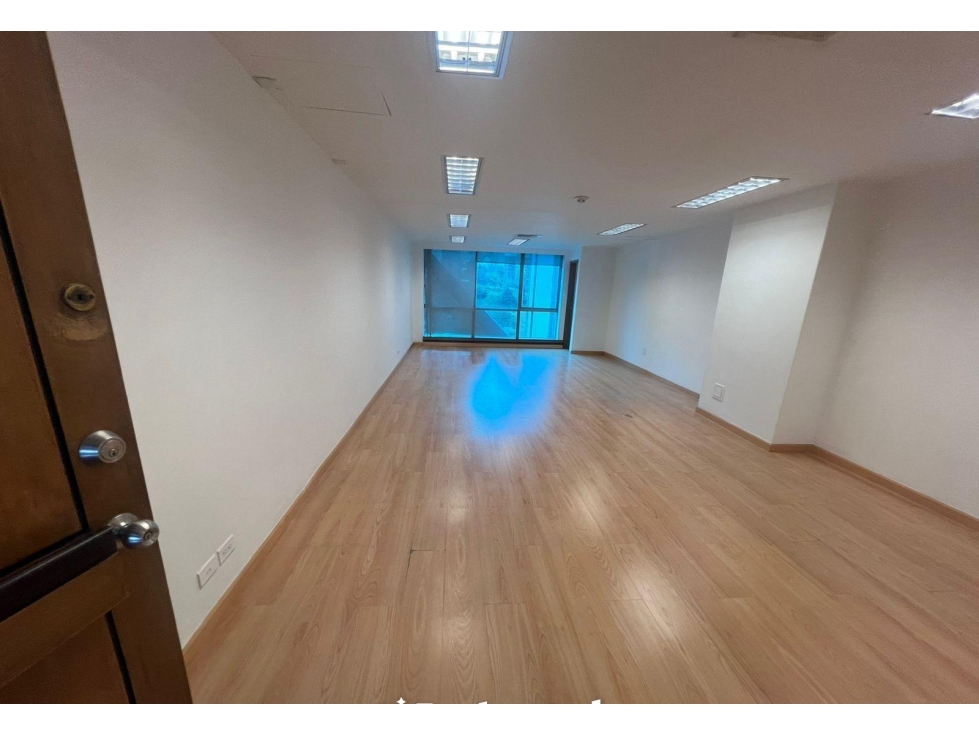 Oficina en Arriendo Los Balsos Medellin — foto 3