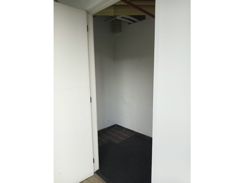 Oficina En Arriendo Sector Milla de Oro Medellín — foto 5