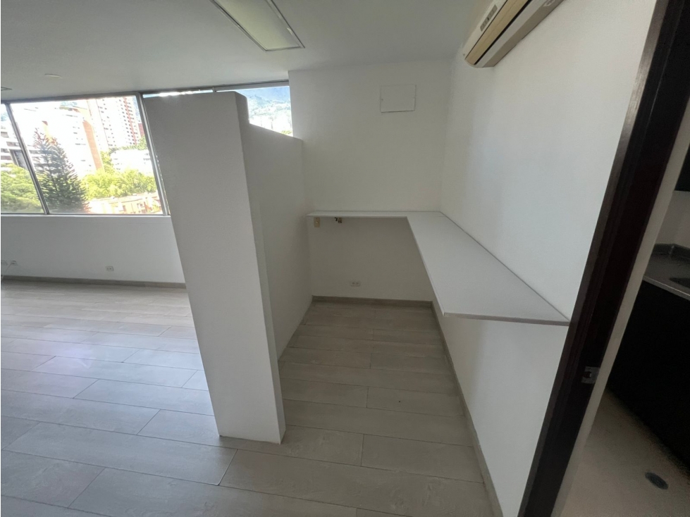 Oficina En Arriendo Sector Milla de Oro Medellín - 2