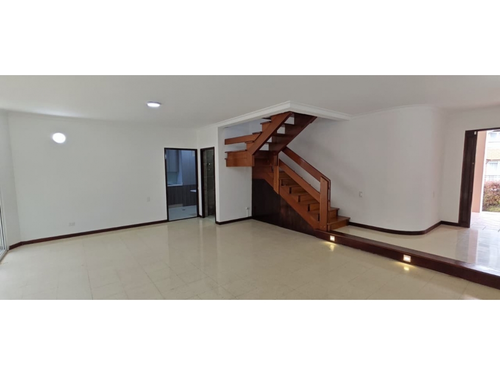 Casa En Venta En El Sector Altos Del Poblado — foto 3