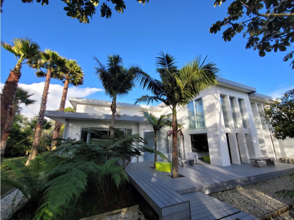 Hermosa casa en el sector de Alto de las Palmas