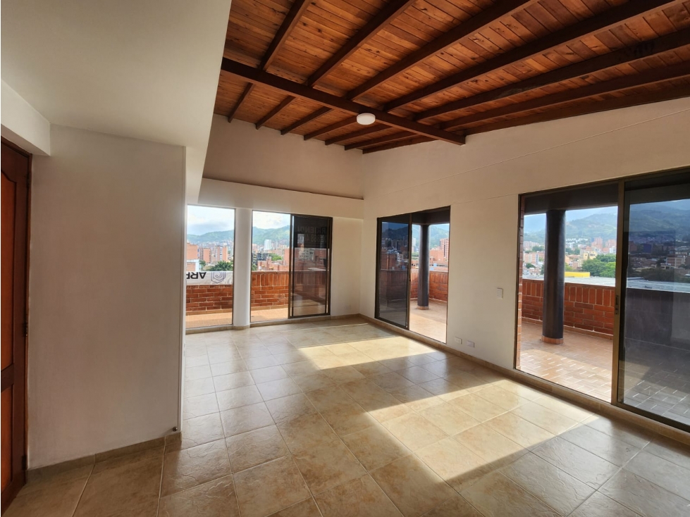 Apartamento en Arriendo 2do Parque Laureles Medellín — foto 2