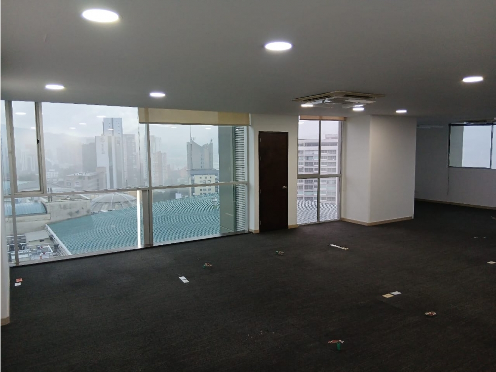 Oficina en Arriendo Los Balsos Medellín — foto 4