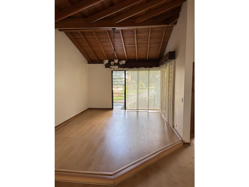Casa en Arriendo Loma del Chocho Envigado — foto 5