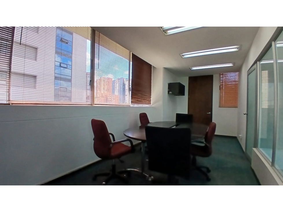 Oficina en Arriendo Los Balsos Medellín — foto 4