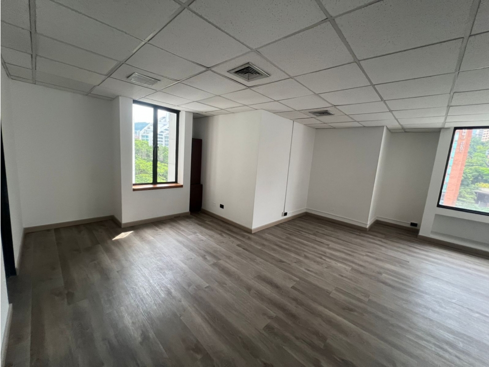 Oficina en Arriendo y Venta Milla de Oro Medellín — foto 4