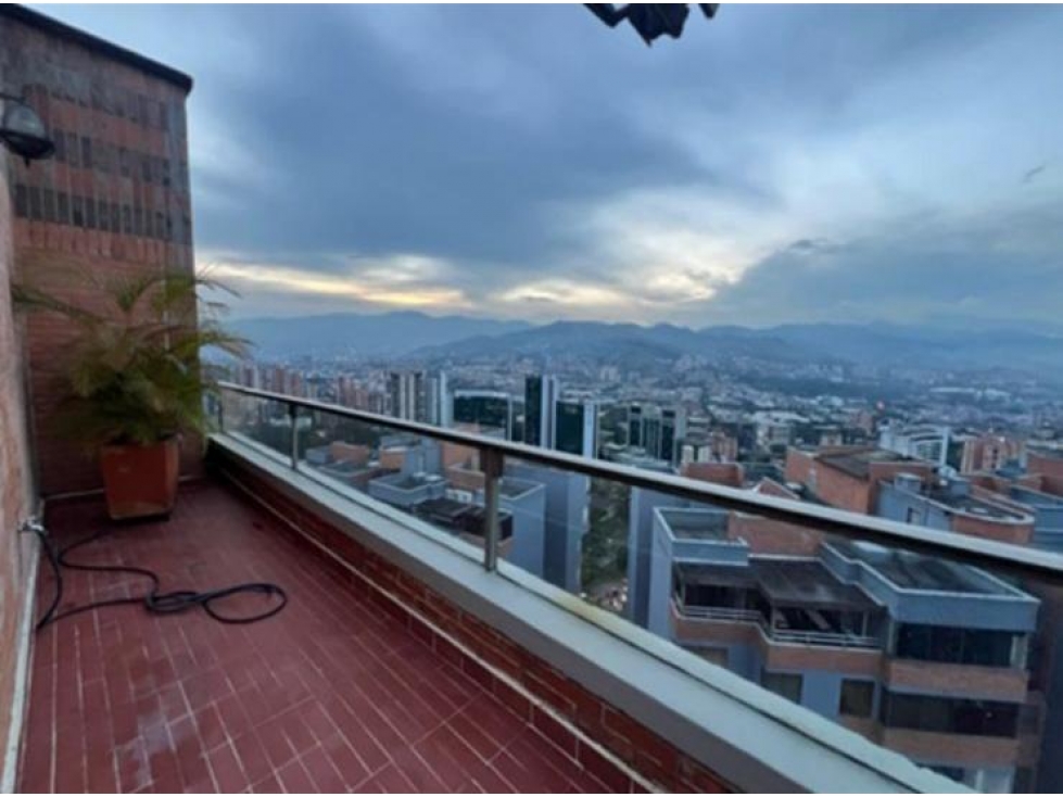 Apartamento en Arriendo Los Balsos Medellín — foto 2
