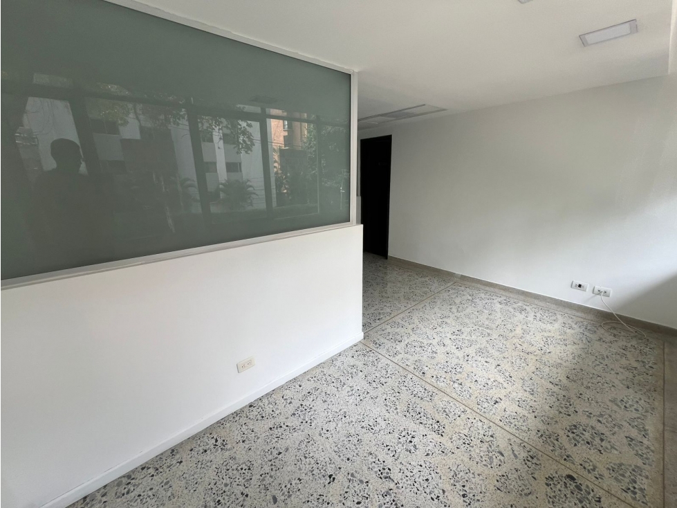 Oficina en Arriendo El Campestre Medellín — foto 3