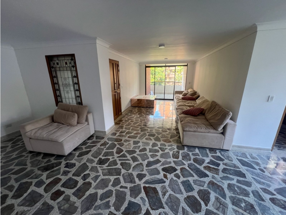 Apartamento en Arriendo Los Balsos Medellin — foto 2