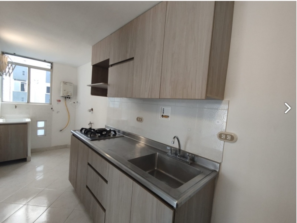 Apartamento en Arriendo Loma de San Julian Medellin — foto 4