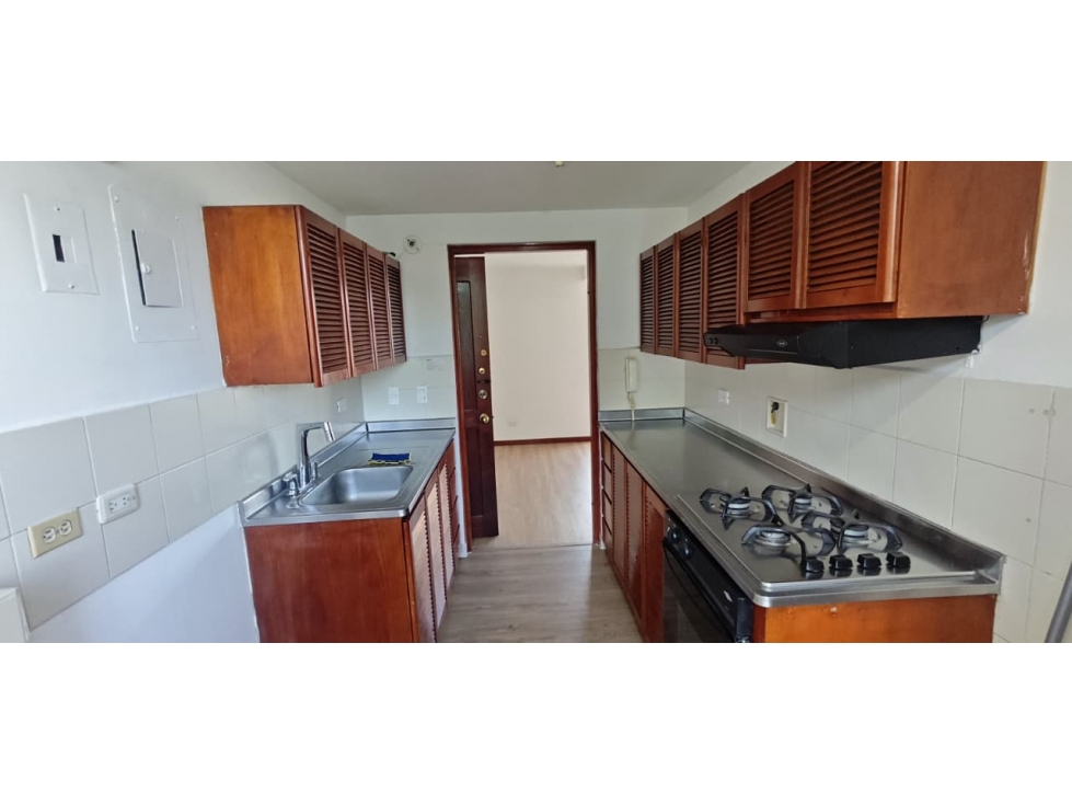 Apartamento en Arriendo Loma de San Julian Medellin — foto 4