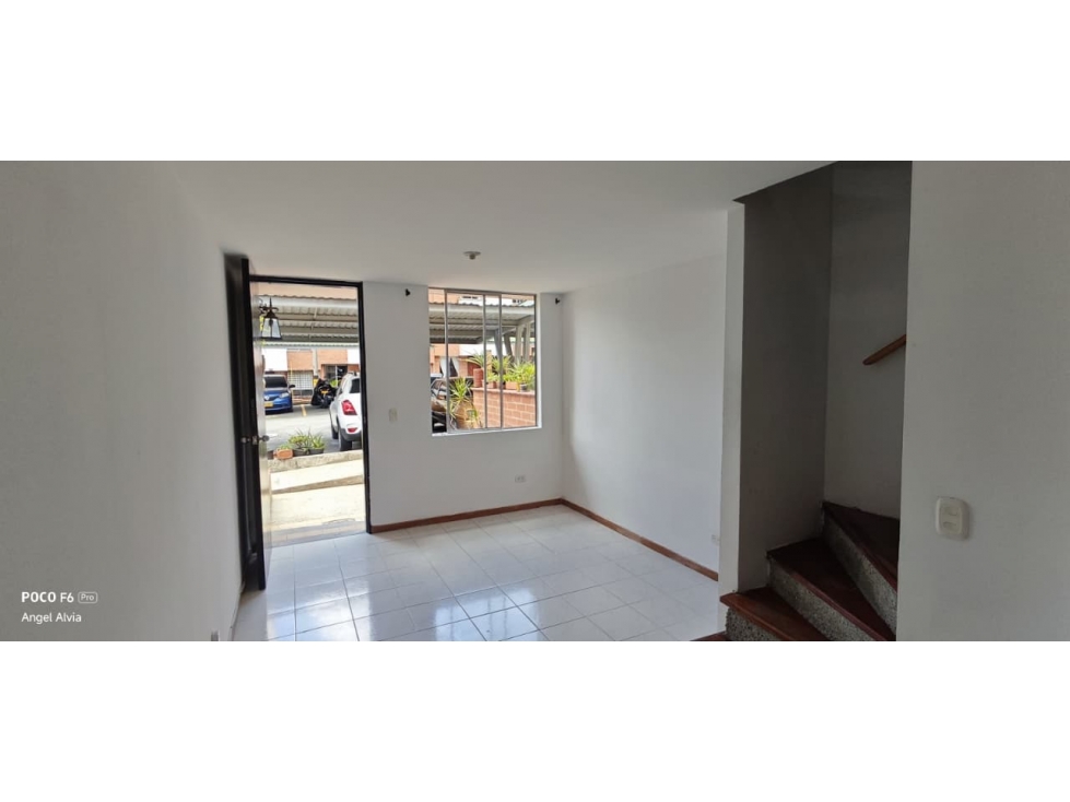 Casa en Arriendo y Venta sector Loma del Indio Medellín — foto 4