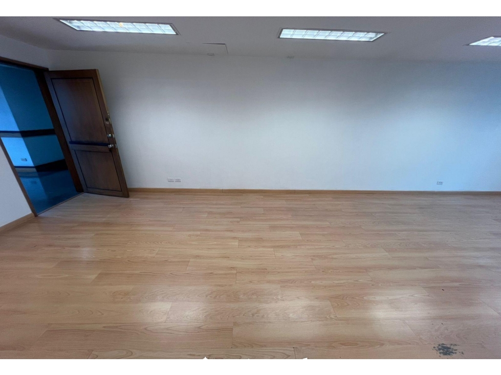 Oficina en Arriendo Los Balsos Medellin — foto 4
