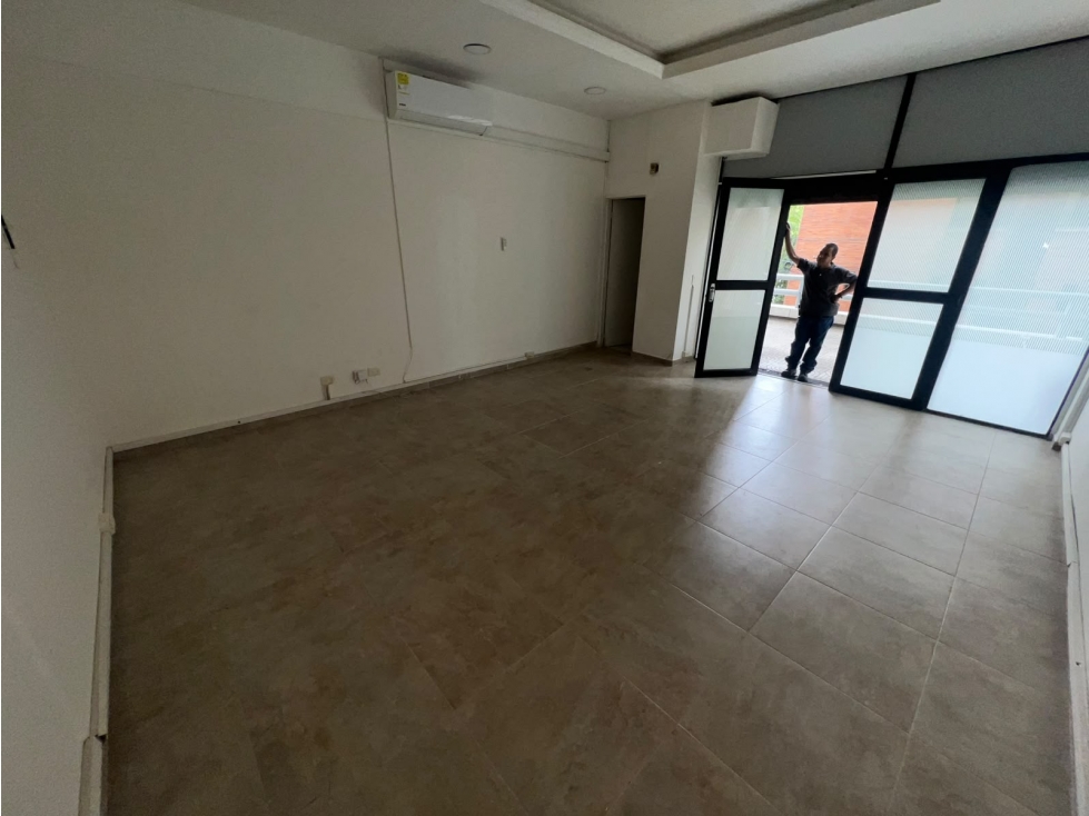 Local En Arriendo Sector Milla de Oro - 4