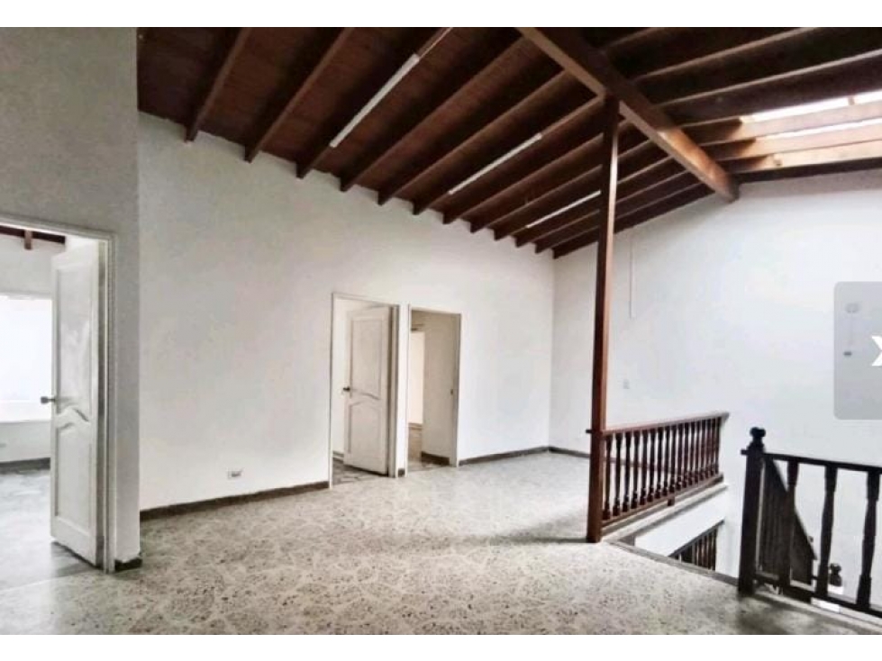 Casa Independiente En Venta y Arriendo Sector Conquistadores — foto 4