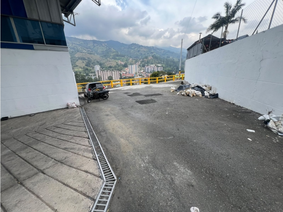 Bodega En Arriendo Sector Caldas — foto 4