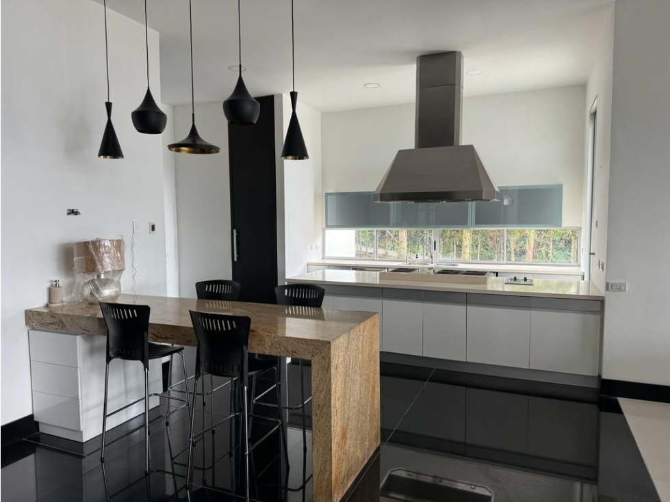 Casa en Venta y Arriendo Los Balsos Medellín — foto 5