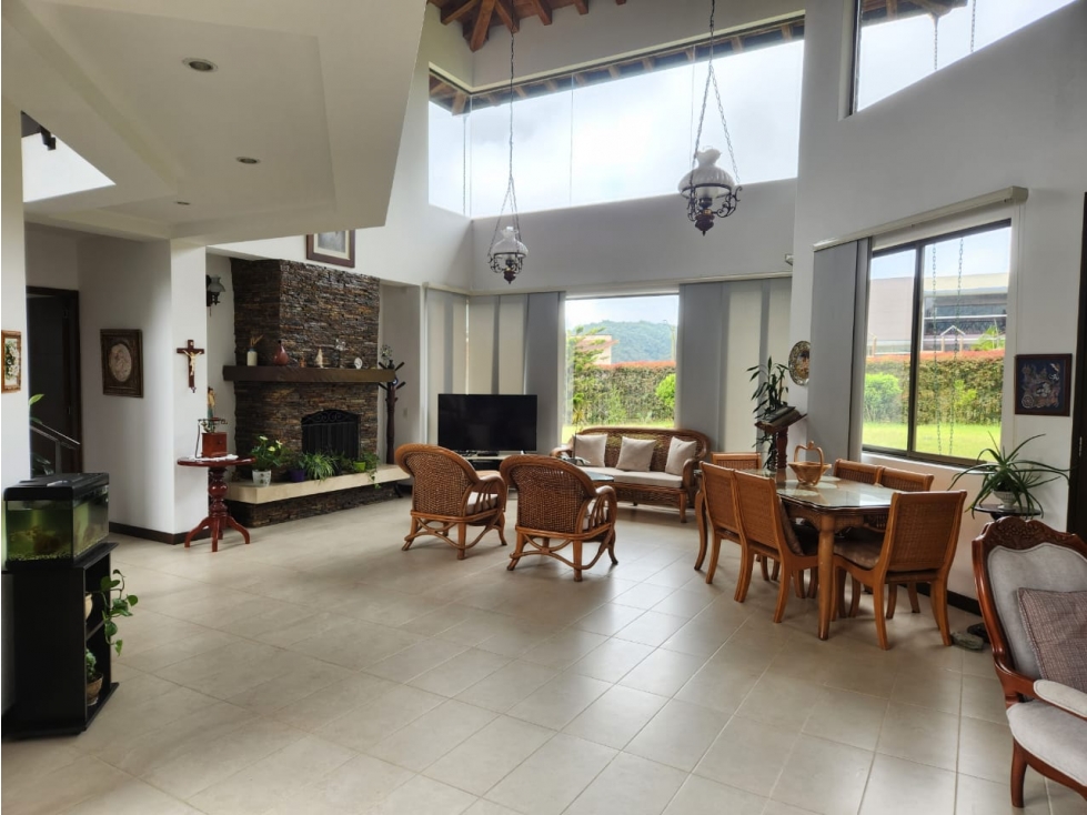 Casa en Arriendo Loma del Escobero Envigado