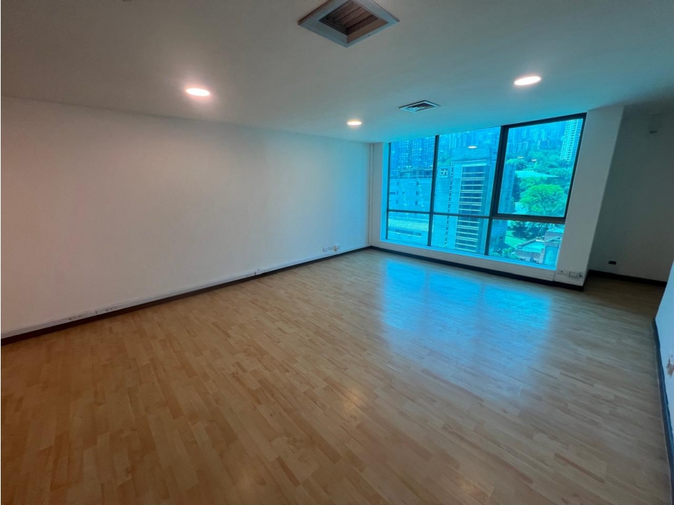 Oficina en Arriendo Los Balsos Medellín — foto 6
