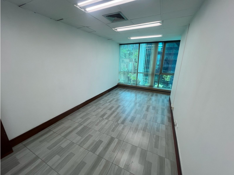 Oficina en Arriendo Los Balsos Medellín — foto 5