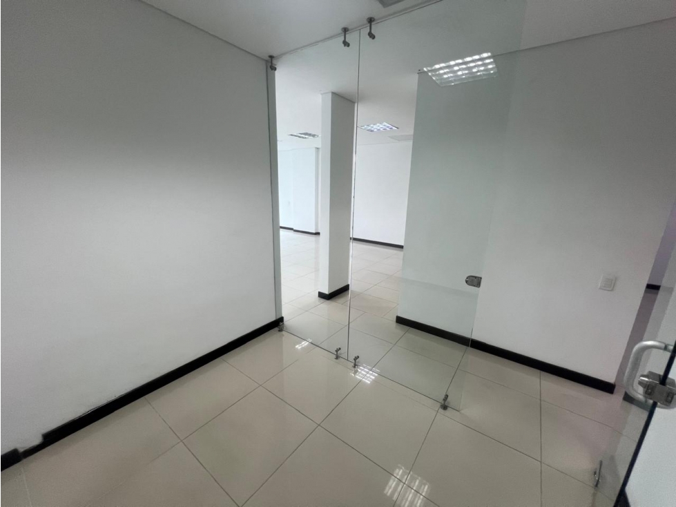 Oficina en Arriendo Milla de Oro Medellin — foto 5