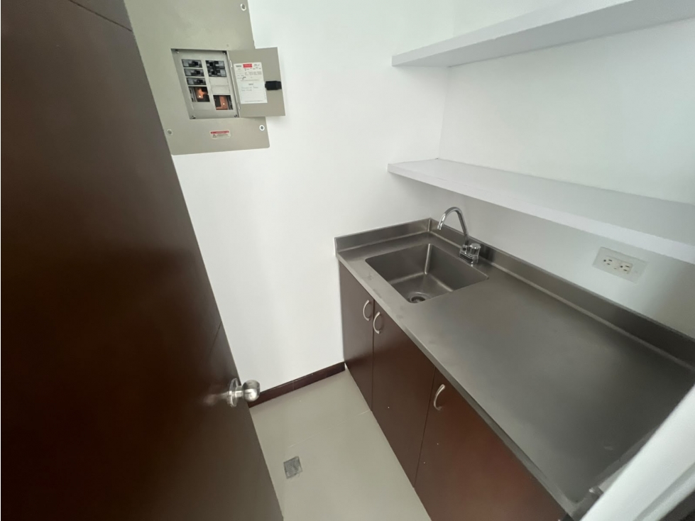 Oficina En Arriendo Sector El Tesoro - 5