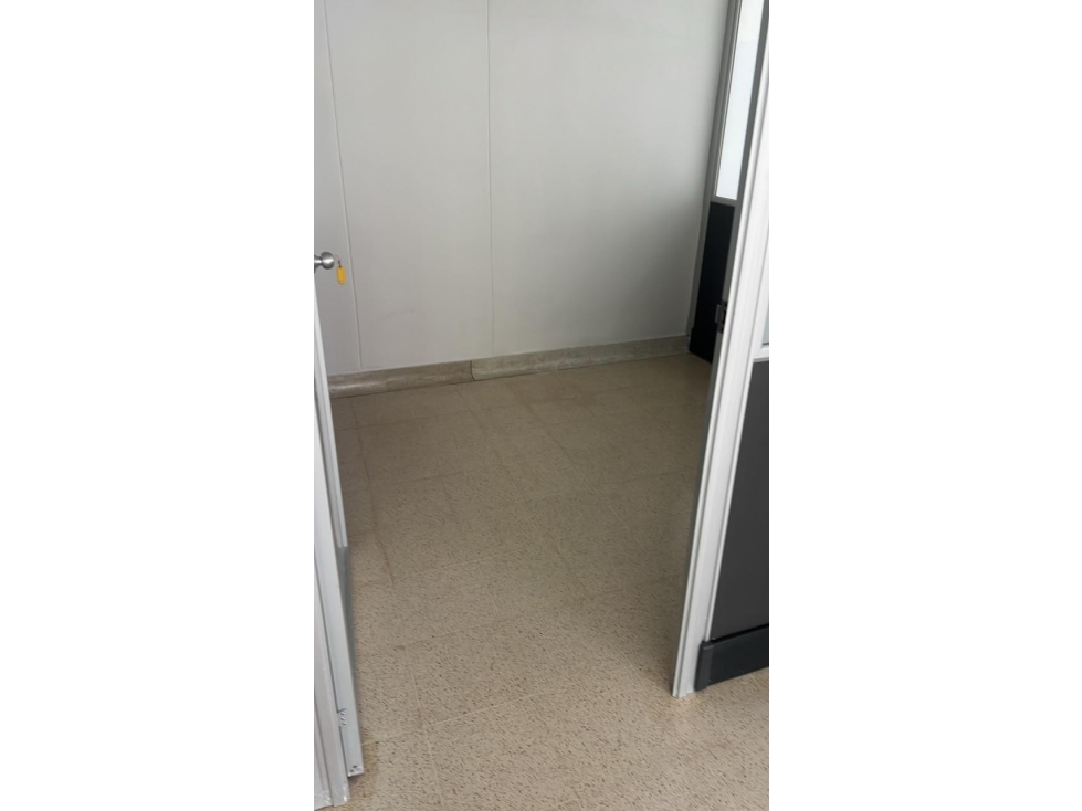 Oficina En Arriendo Sector El Milla De Oro - 6