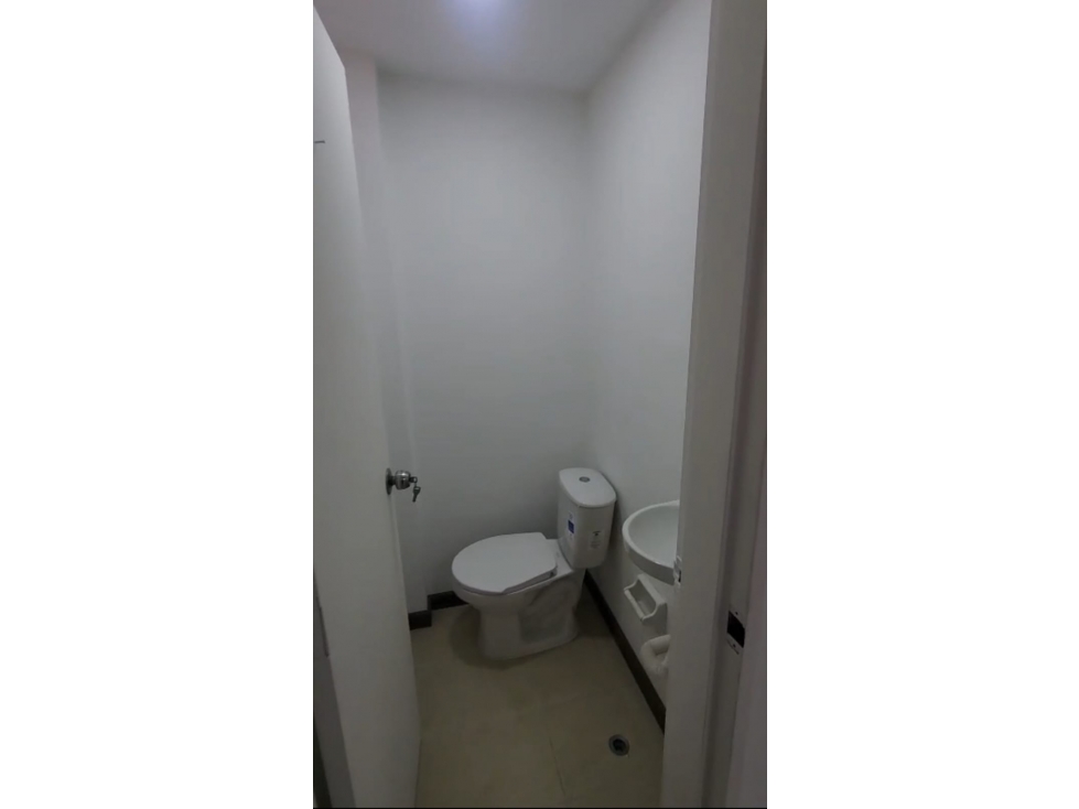 Oficina En Arriendo Y Venta Sector La Candelaria — foto 5