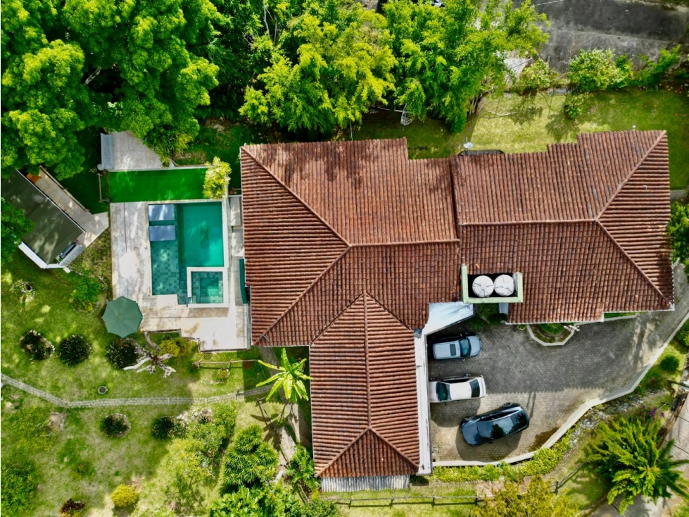 Hermosa Casa En Arriendo Sector Loma Del Escobero — foto 5