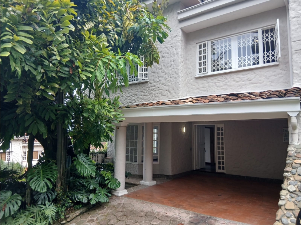 Casa en Arriendo y Venta en el sector de El Tesoro