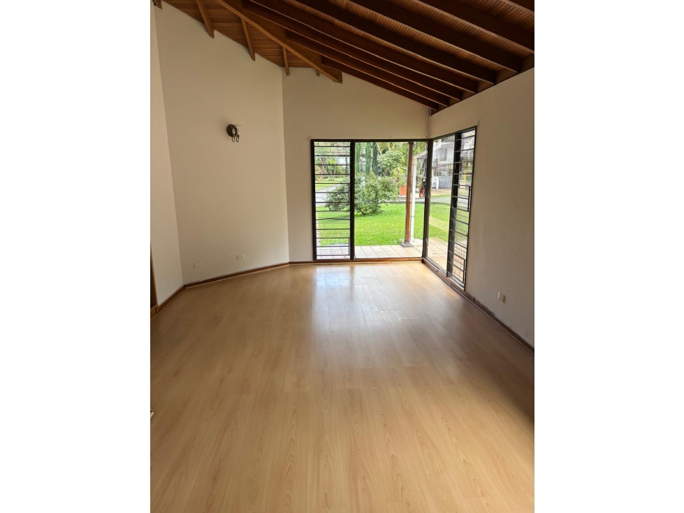Casa en Arriendo Loma del Chocho Envigado — foto 3