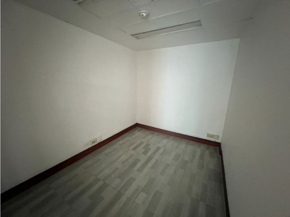 Oficina en Arriendo Los Balsos Medellín — foto 6