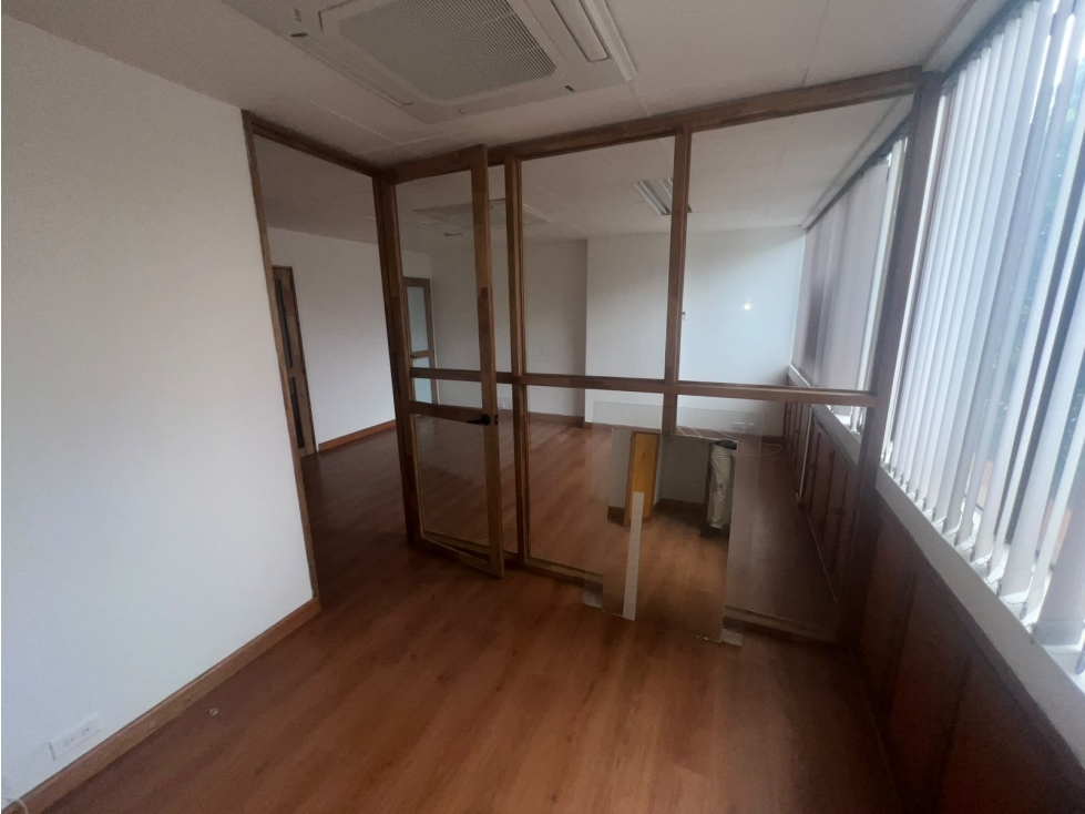 Oficina en Arriendo Las Vegas Medellin — foto 2