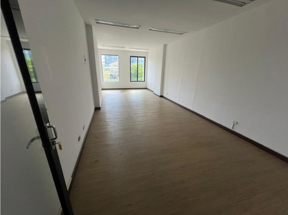 Local en Arriendo Milla de Oro Medellin - 4