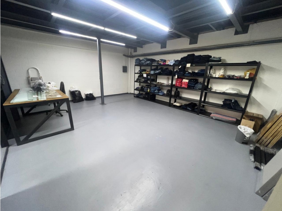 Bodega En Arriendo Y Venta Sector Cristo Rey — foto 6