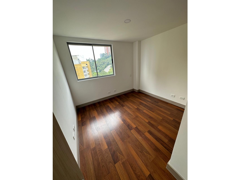 Apartamento En Arriendo Ubicado en Castropol — foto 6