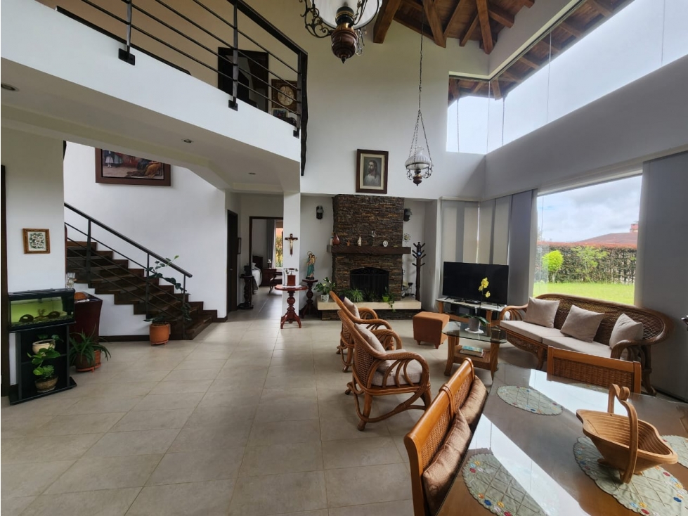 Casa en Arriendo Loma del Escobero Envigado — foto 4