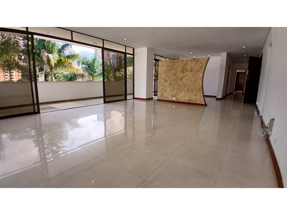 Apartamento en Arriendo Los Balsos Medellin — foto 2