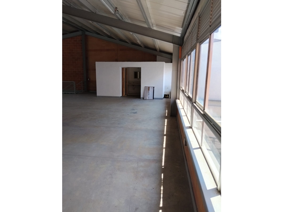 Bodega en Arriendo Laureles Medellín — foto 5