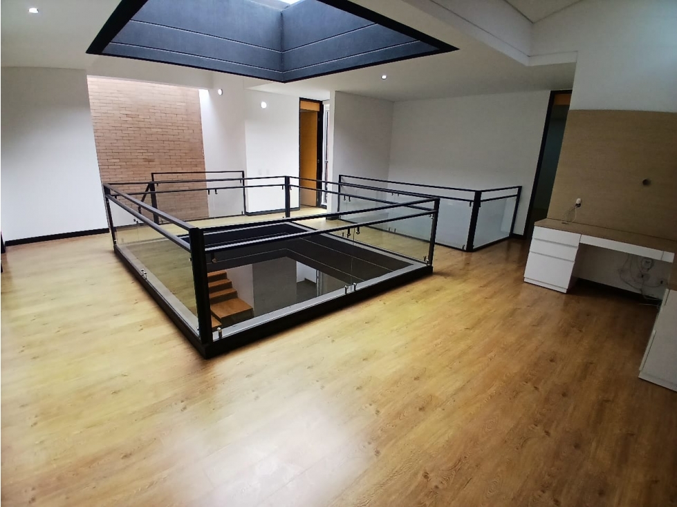 Casa en Arriendo Loma del Escobero Envigado — foto 3