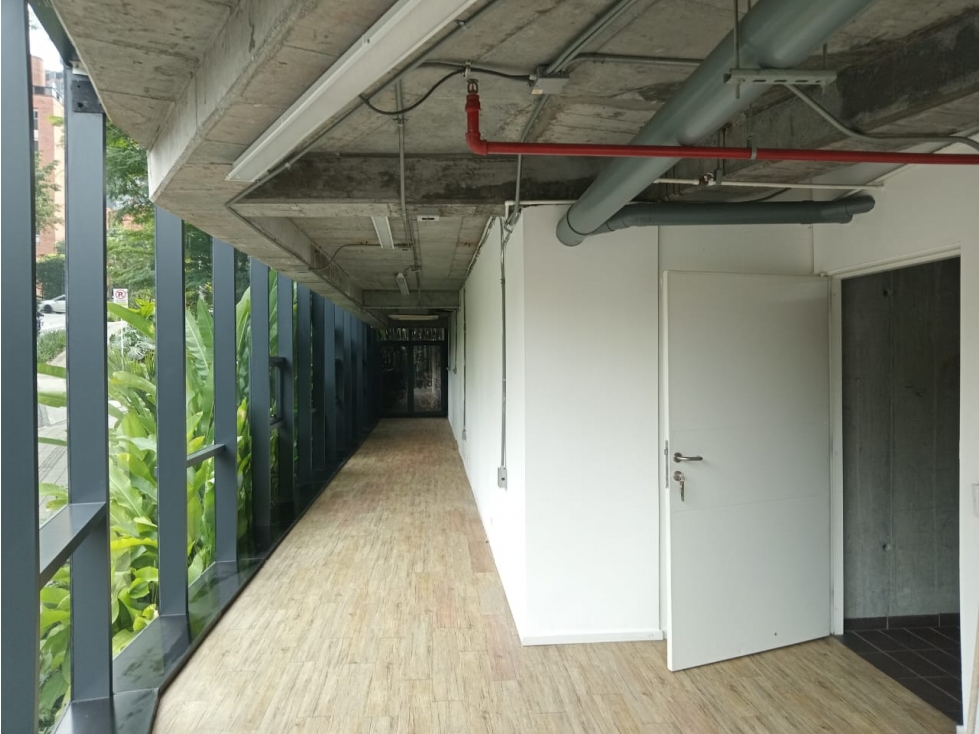 Oficina En Arriendo Sector Milla de Oro Medellín — foto 2
