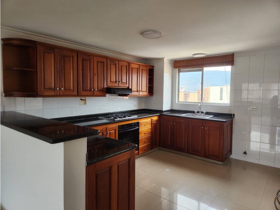 Apartamento en Arriendo El Nogal Medellín — foto 3